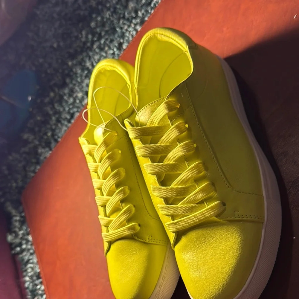 Kenneth Cole New York LEATHER Neon Yellow Sneakers - Picture 4 of 10
